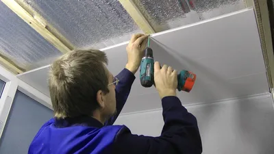 Как сделать пластиковый потолок — видео-инструкция правильной сборки панелей  из пластика