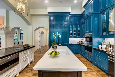 Кухня в синих тонах интерьер - 43 фото