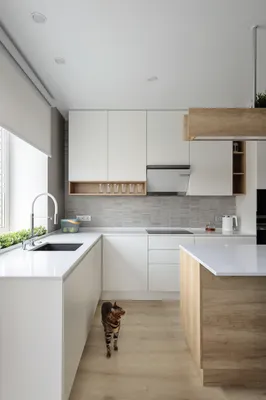 Красивые кухни в скандинавском стиле с мойкой у окна – 135 лучших фото  дизайна интерьера кухни | Houzz Россия