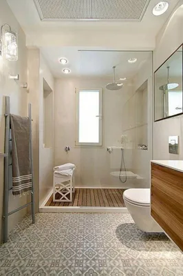 Узкая ванная комната с душевой - 67 фото