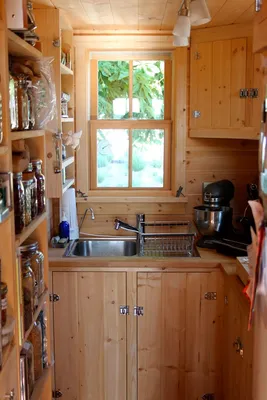 Мини-кухня: угловые, прямые и другие разновидности кухонных гарнитуров
