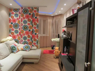 Зонирование однокомнатной квартиры для семьи с ребенком: с помощью  перегородки шторами, обоями (фото)