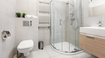 Как выбрать плитку для маленькой ванной комнаты: 5 практичных советов