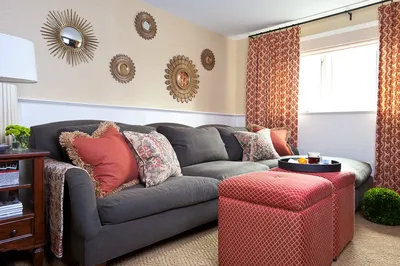 Дизайн стены над диваном в гостиной: идеи оформления и декора, советы  дизайнера