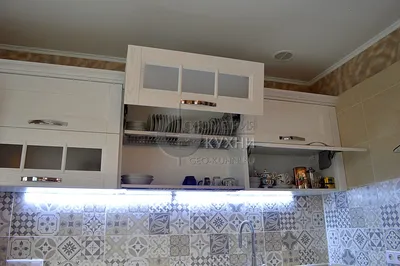 Угловая белая кухня в интерьере - Кухни на заказ от производителя -  Геометрия кухни