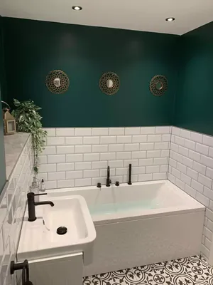 Дизайн ванной комнаты 2022 года: фото модных интерьеров