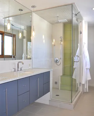 Дизайн ванной комнаты маленькой лофт с душевой | Декор столешницы в ванной,  Интерьер, Небольшие ванные комнаты