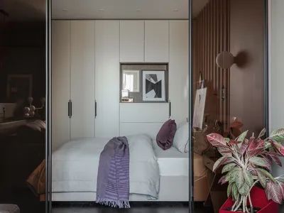 Дизайн спальни 10 кв м в современном стиле: реальный интерьер, как  расставить мебель - 44 фото