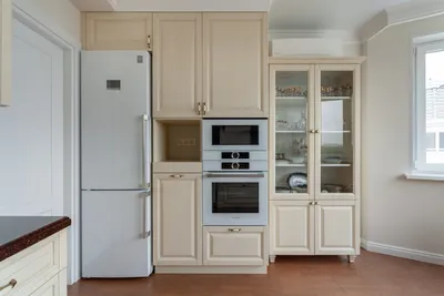 Кухня с отдельными пеналами и буфетом — пример реализованного дизайна |  Фото готового проекта Мастерской мебели LAVKA