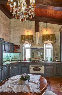 Красивые кухни в викторианском стиле с цветной техникой – 135 лучших фото  дизайна интерьера кухни | Houzz Россия