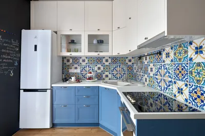 Дизайн угловой кухни 2023 года - 78 фото новинок угловой кухни в  современном стиле, светлых тонах, с холодильником, мойкой и барной стойкой