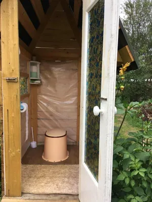 Сооружение бюджетного деревянного туалета самостоятельно