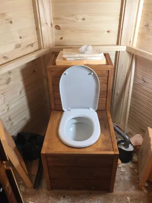 Дачный туалет с подогревом | Мебель из бревен, Туалет, Украшение дома