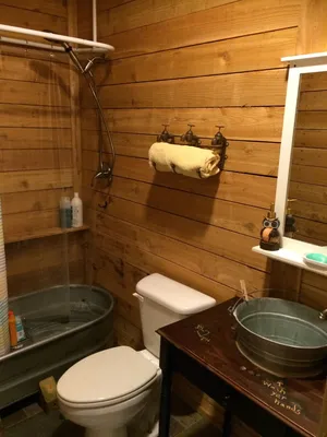 Теплый туалет в деревенском доме - 67 фото