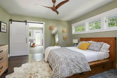 Дизайн спальни 13 кв м в современном стиле: реальные фото, как обставить  комнату