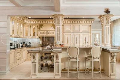 Деревянная кухня в стиле барокко | Small kitchen decor, Kitchen design  decor, Luxury kitchens