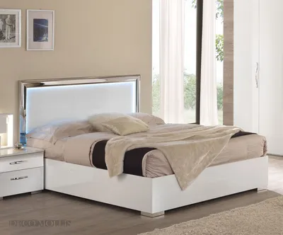 Кровать белая двуспальная, правила комбинации с мебелью других цветов