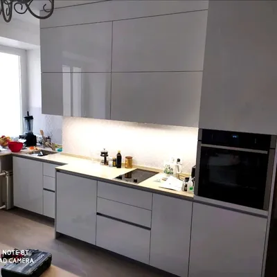 Белая глянцевая кухня в современном стиле купить в Санкт-Петербурге - Кухни  ALICANTE
