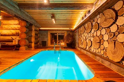 Деревянные бани из сруба с бассейном
