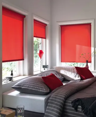 Красные шторы в спальне - 63 фото