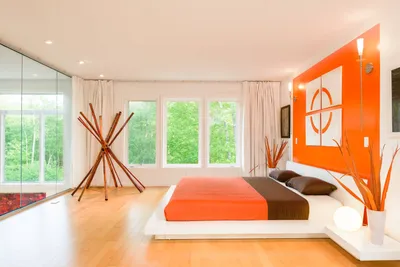 Оранжевая спальня на расслабляющий праздник Стоковое Изображение -  изображение насчитывающей аккомпанименты, прикрынные: 78908065