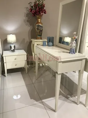 Туалетный столик Севилья из массива ясеня в белом цвете для спальни