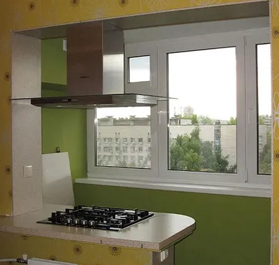 Примеры объединения кухонь с балконами или лоджиями