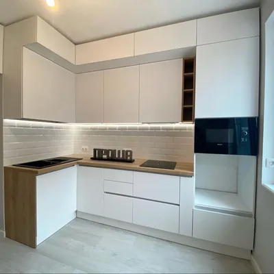 Белая матовая кухня с деревянной столешницей под потолок без ручек в  ЖК4YOU. Кухни Проша | Kitchen, Decor, Kitchen cabinets