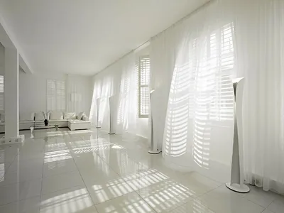 Белые шторы: выбор, фото в интерьере гостиной