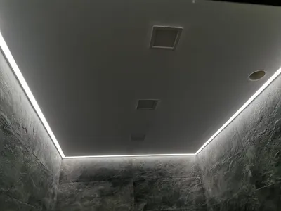 Натяжной потолок с контурной подсветкой рельефа стен из гранита в ванную |  Натяжные потолки под ключ Москва