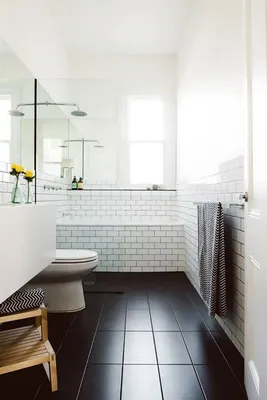 Черно-белая ванная: стильный баланс