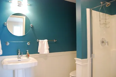 Покраска стен в ванной вместо плитки - 74 фото