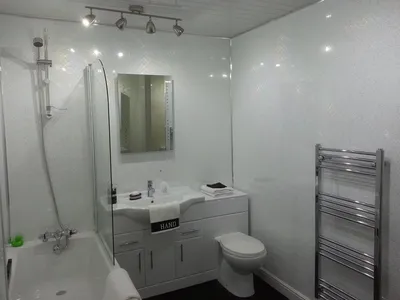 Ремонт ванной комнаты панелями ПВХ – компания Строй Групп