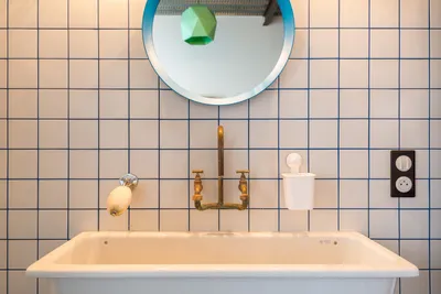 11 способов укладки плитки в ванной: необычный бюджетный интерьер | Houzz  Россия