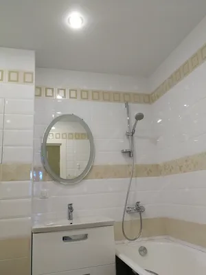 Натяжной потолок в ванную и туалет: цены в СПб | \