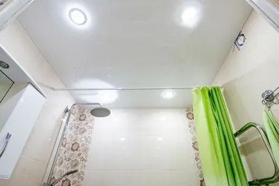 Натяжные потолки в ванную в Казанимонтаж светильников в подарок!