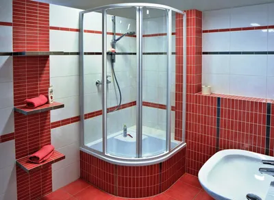 Как выбрать душевую кабину в маленькую ванную - полезные советы, нюансы  выбора