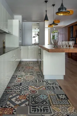 Комбинированный пол из плитки и ламината: 50 фото на кухне, прихожей,  гостиной
