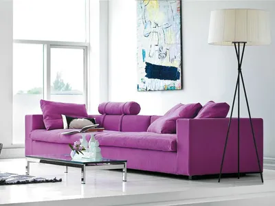 Фиолетовый диван в интерьере: 50+ фото, идеи для гостиной, кухни, угловые  конструкции