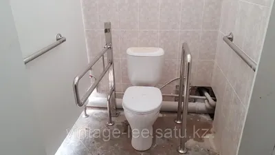 Санузел со шкафом и подвесным унитазом | Гостевые туалеты, Шикарные ванные  комнаты, Ванная стиль