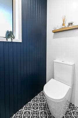Туалеты с полом из керамогранита и стенами из вагонки – 135 лучших  фото-идей дизайна интерьера туалета | Houzz Россия
