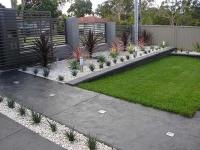дизайн маленького двора | Small yard landscaping, Yard landscaping, Front  yard garden design