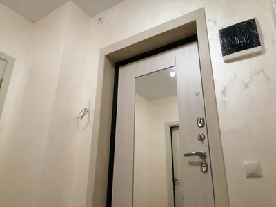 Как оформить откосы входной двери внутри квартиры