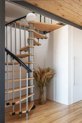Лестницы без подступенок – 135 лучших фото-идей дизайна лестницы на второй  этаж в частном доме | Houzz Россия