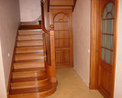 Деревянные лестницы на второй этаж