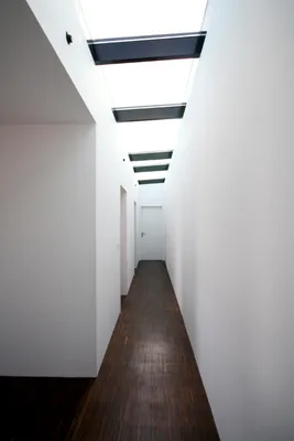 10 фото-идей дизайна длинного узкого коридора в квартире | Houzz Россия