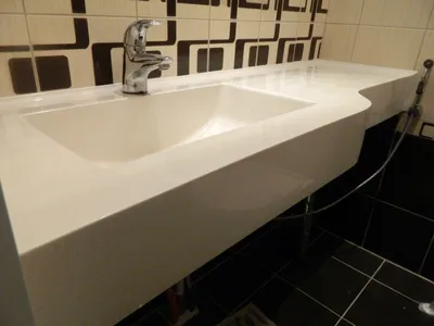 Столешницы для ванной комнаты из искусственного камня в СПб