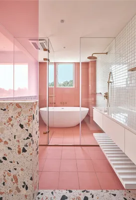 Ванная комната в розовом цвете