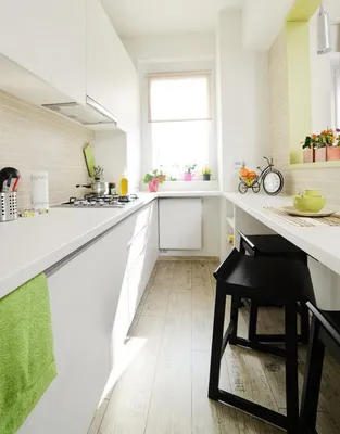 Узкая кухня: фото дизайна, варианты планировки и интерьера вытянутого  помещения