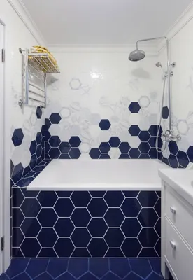 Сочетание плитки в ванной: 26 вариантов как скомбинировать плитку в  маленькой ванной | Houzz Россия